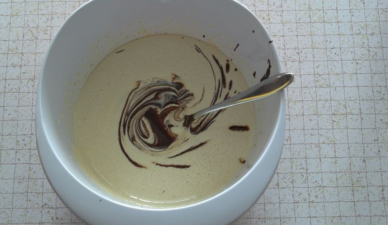 Datei:10 EigelbPlusSchoki.jpg